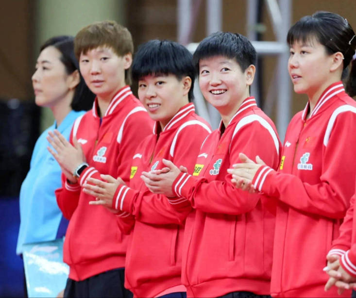 比赛中, 女单四强, 首个比赛日 比赛中, 女单四强, 首个比赛日