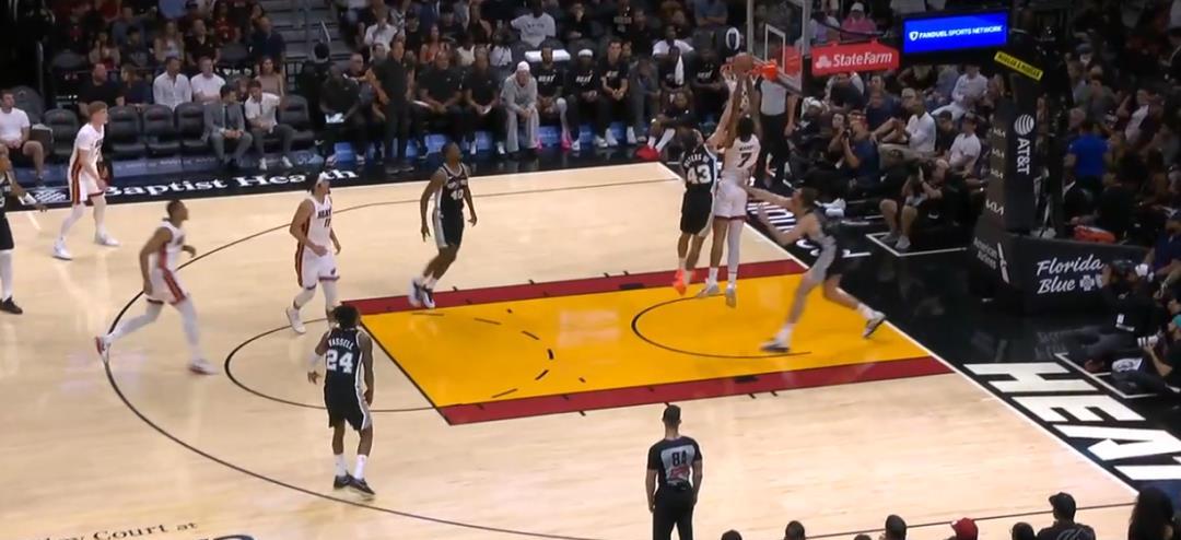 AA, 表现, 韦尔只有