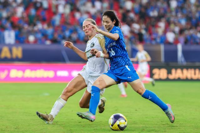 事的热情简, 冠军中国的